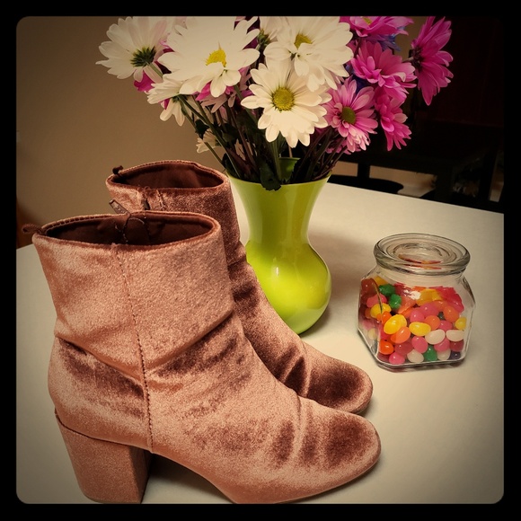 Old Navy Shoes - ⬇️ Sale! Velvet Boots